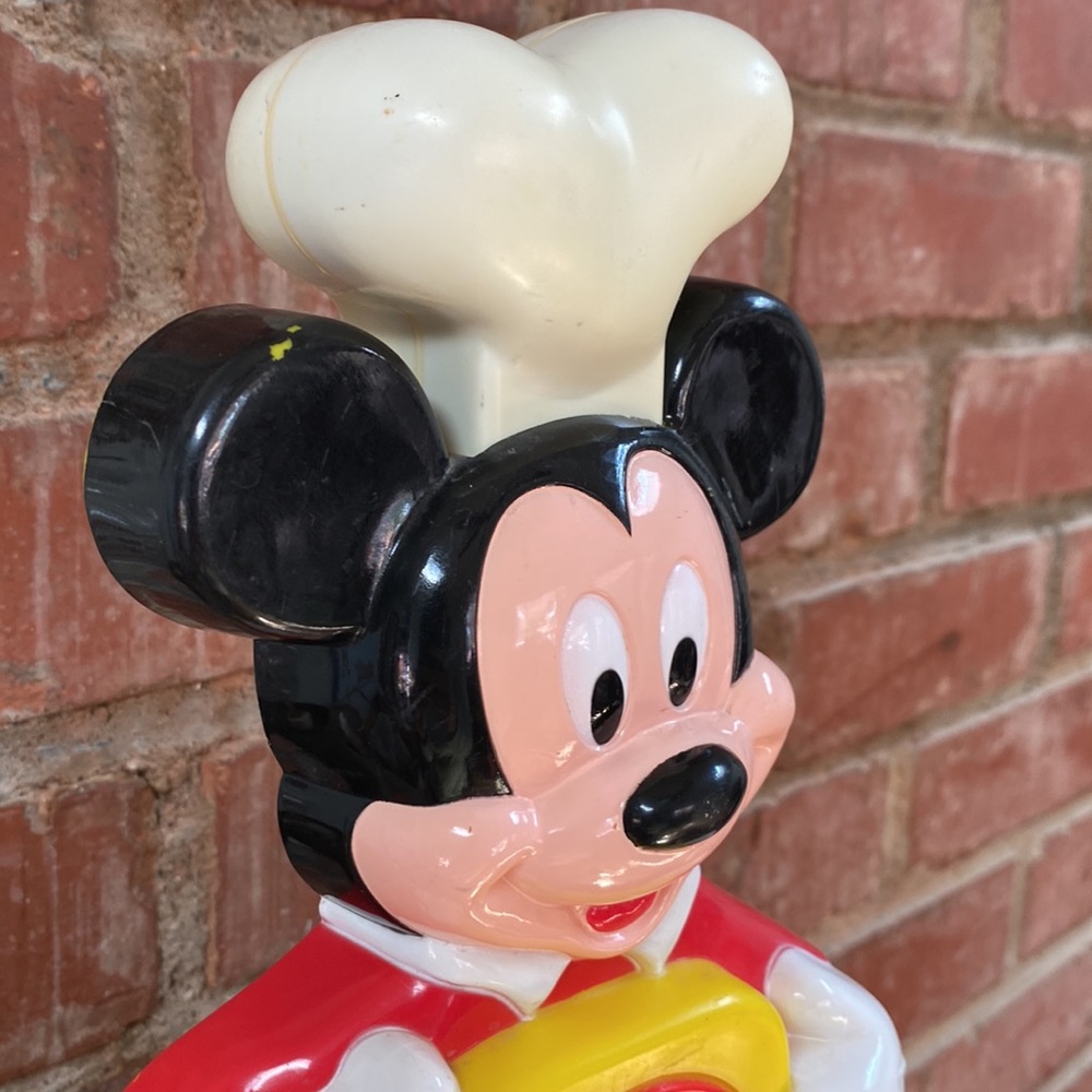 Vintage Mickey Mouse snow cone shaved ice maker - Picture 2 of 9